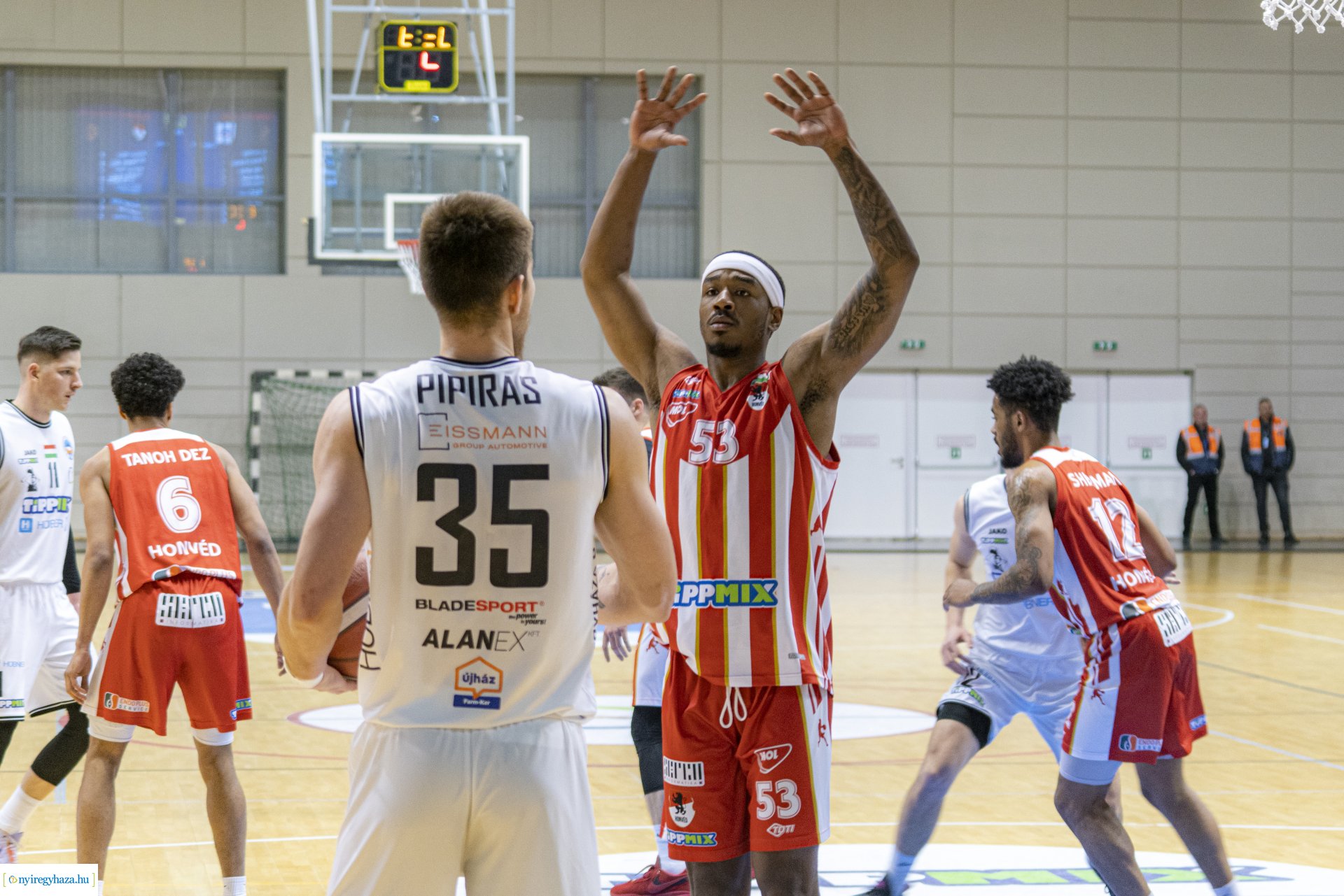 Hübner Nyíregyháza BS - Budapesti Honvéd Sportegyesület kosárlabda mérkőzés a Continental Arénában