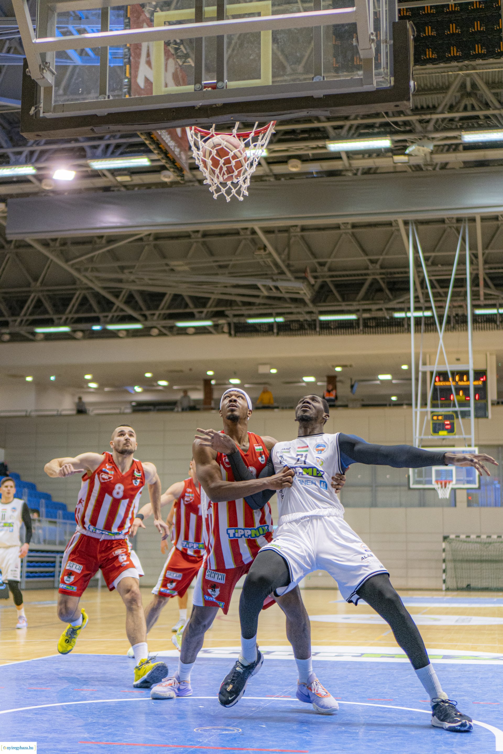 Hübner Nyíregyháza BS - Budapesti Honvéd Sportegyesület kosárlabda mérkőzés a Continental Arénában