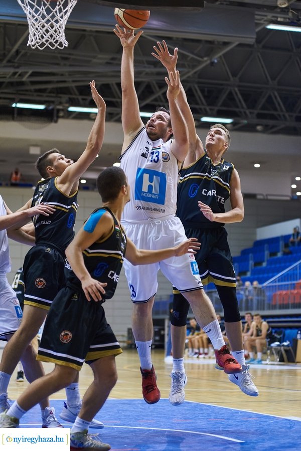 Hübner Nyíregyháza BS  -  PVSK kosárlabda mérkőzés