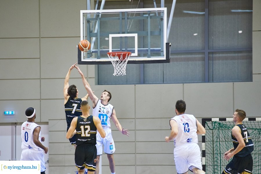 Hübner Nyíregyháza BS  -  PVSK kosárlabda mérkőzés