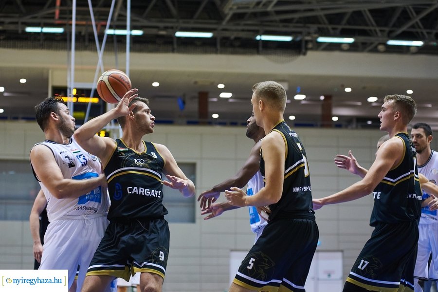 Hübner Nyíregyháza BS  -  PVSK kosárlabda mérkőzés