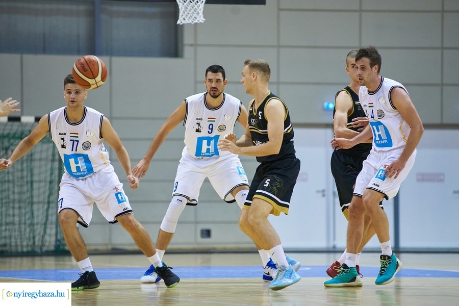 Hübner Nyíregyháza BS  -  PVSK kosárlabda mérkőzés