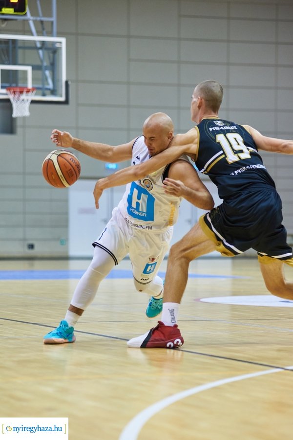 Hübner Nyíregyháza BS  -  PVSK kosárlabda mérkőzés