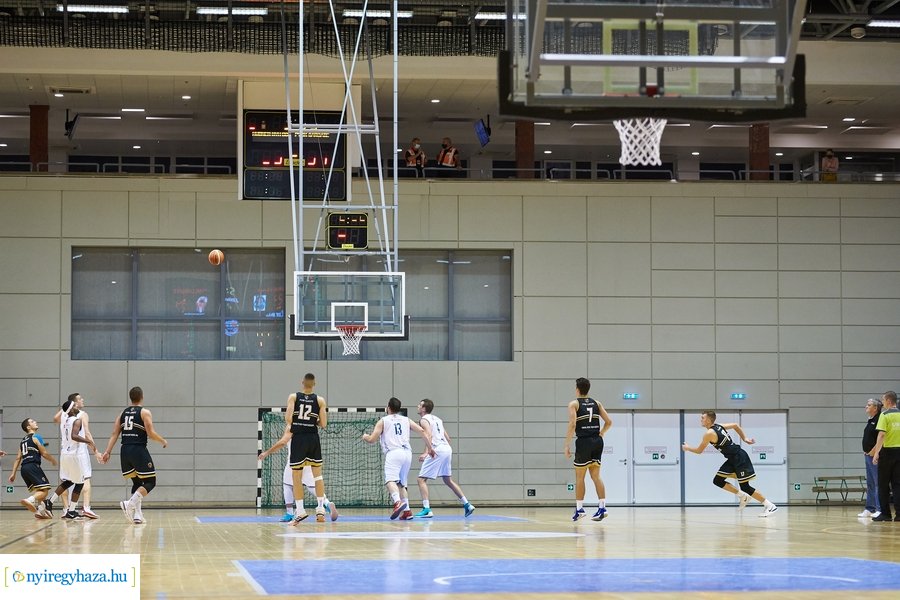 Hübner Nyíregyháza BS  -  PVSK kosárlabda mérkőzés