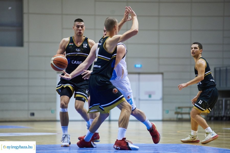 Hübner Nyíregyháza BS  -  PVSK kosárlabda mérkőzés