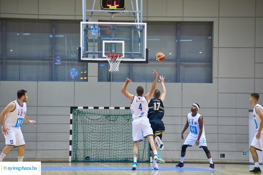 Hübner Nyíregyháza BS  -  PVSK kosárlabda mérkőzés