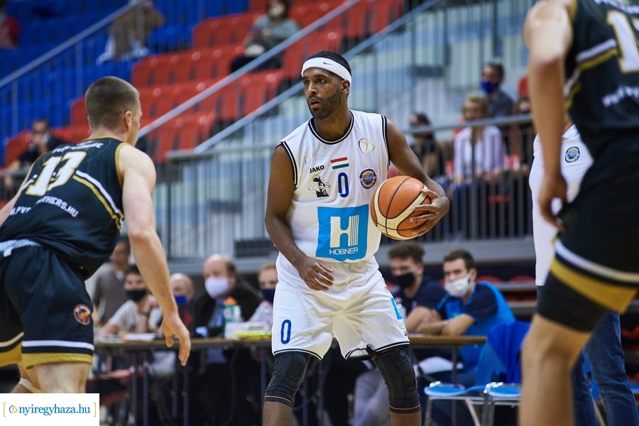 Hübner Nyíregyháza BS  -  PVSK kosárlabda mérkőzés