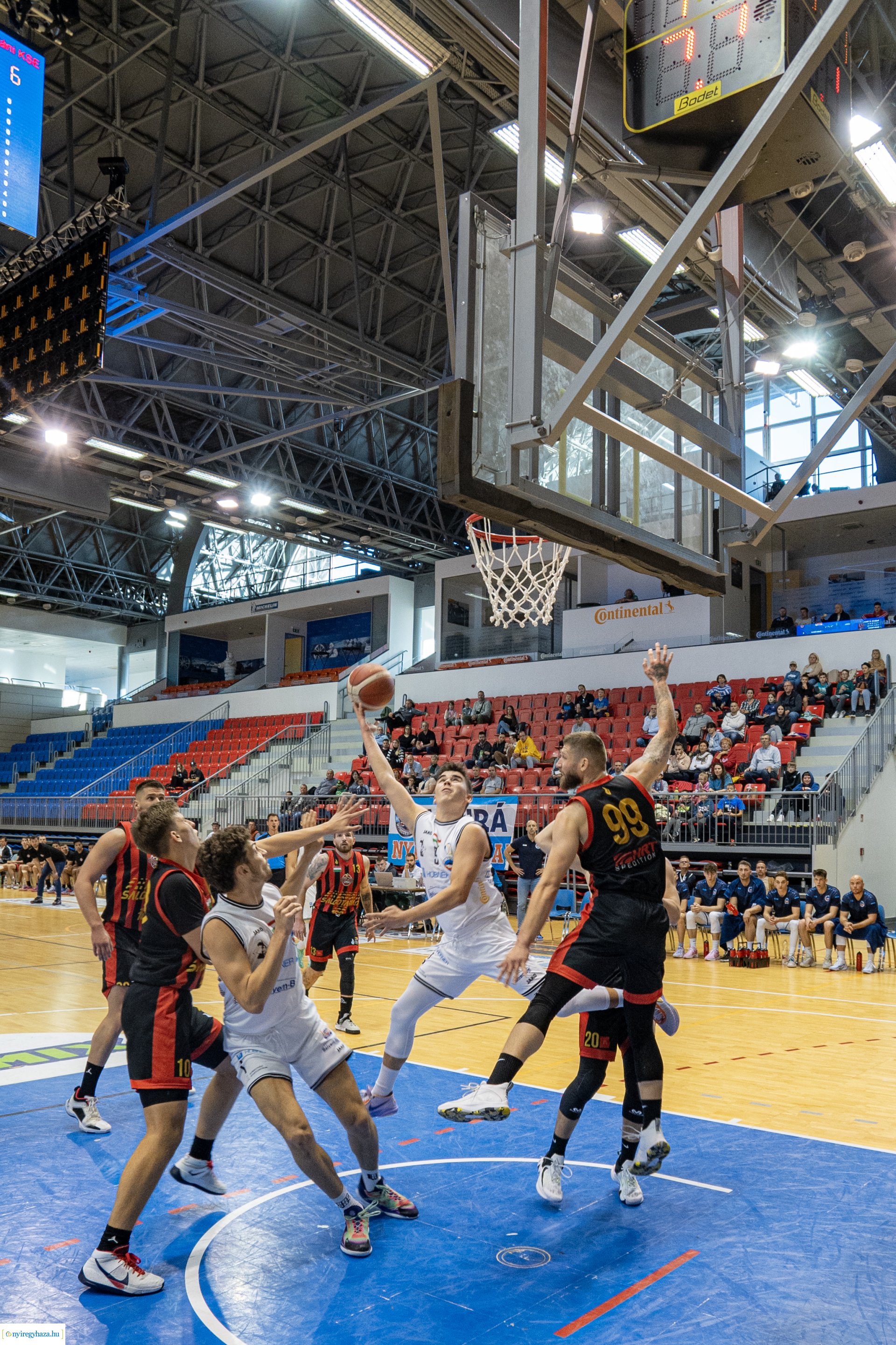 Hübner Nyíregyháza BS - Salgótarjáni KSE NBI/B férfi bajnoki kosárlabda mérkőzés