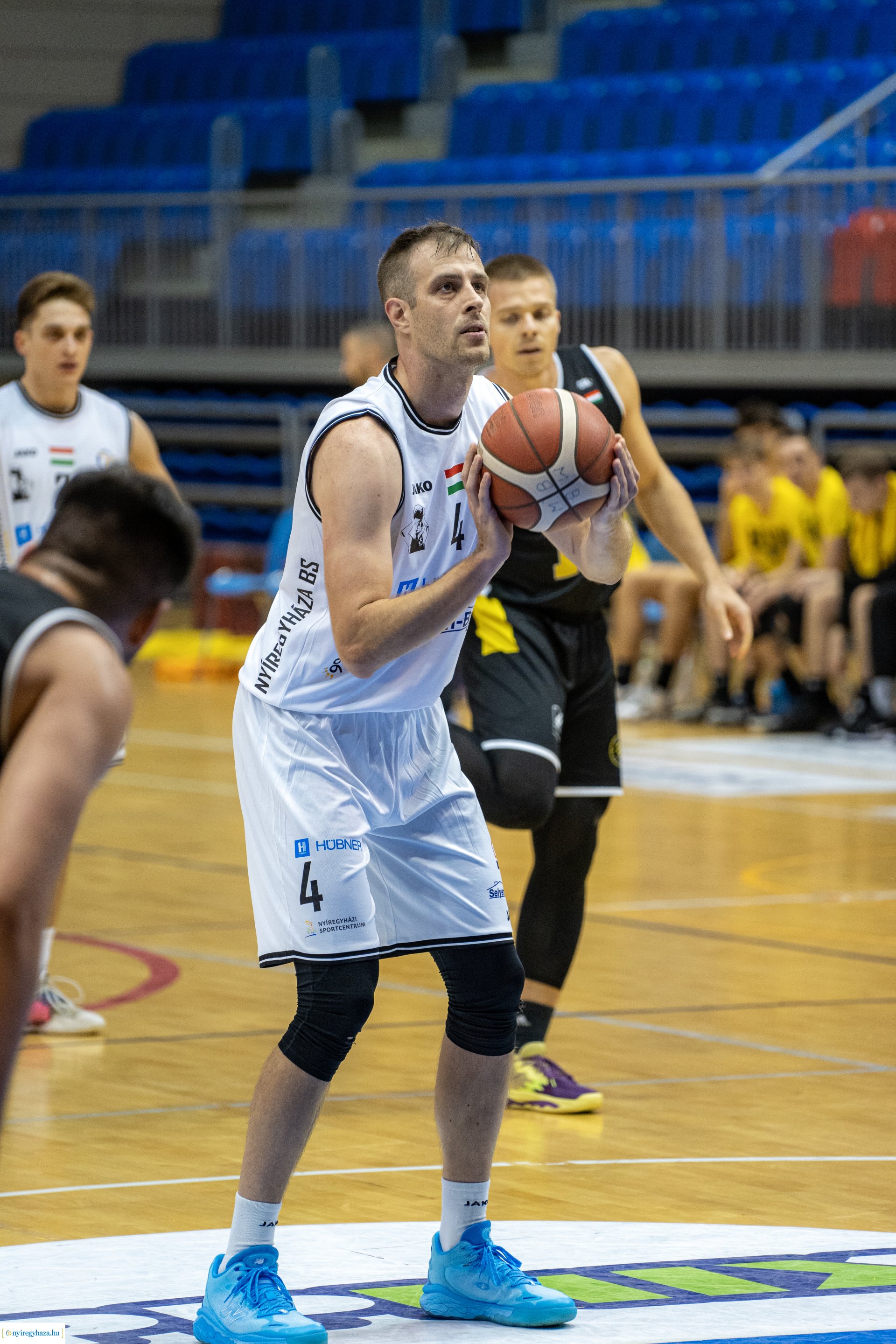 Hübner Nyíregyháza BS vs Óbudai Kaszások kosárlabda mérkőzés a Continental Arénában