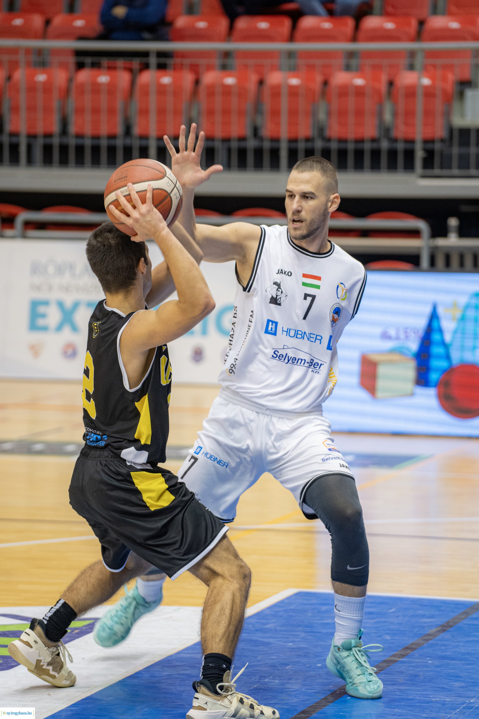 Hübner Nyíregyháza BS vs Óbudai Kaszások kosárlabda mérkőzés a Continental Arénában