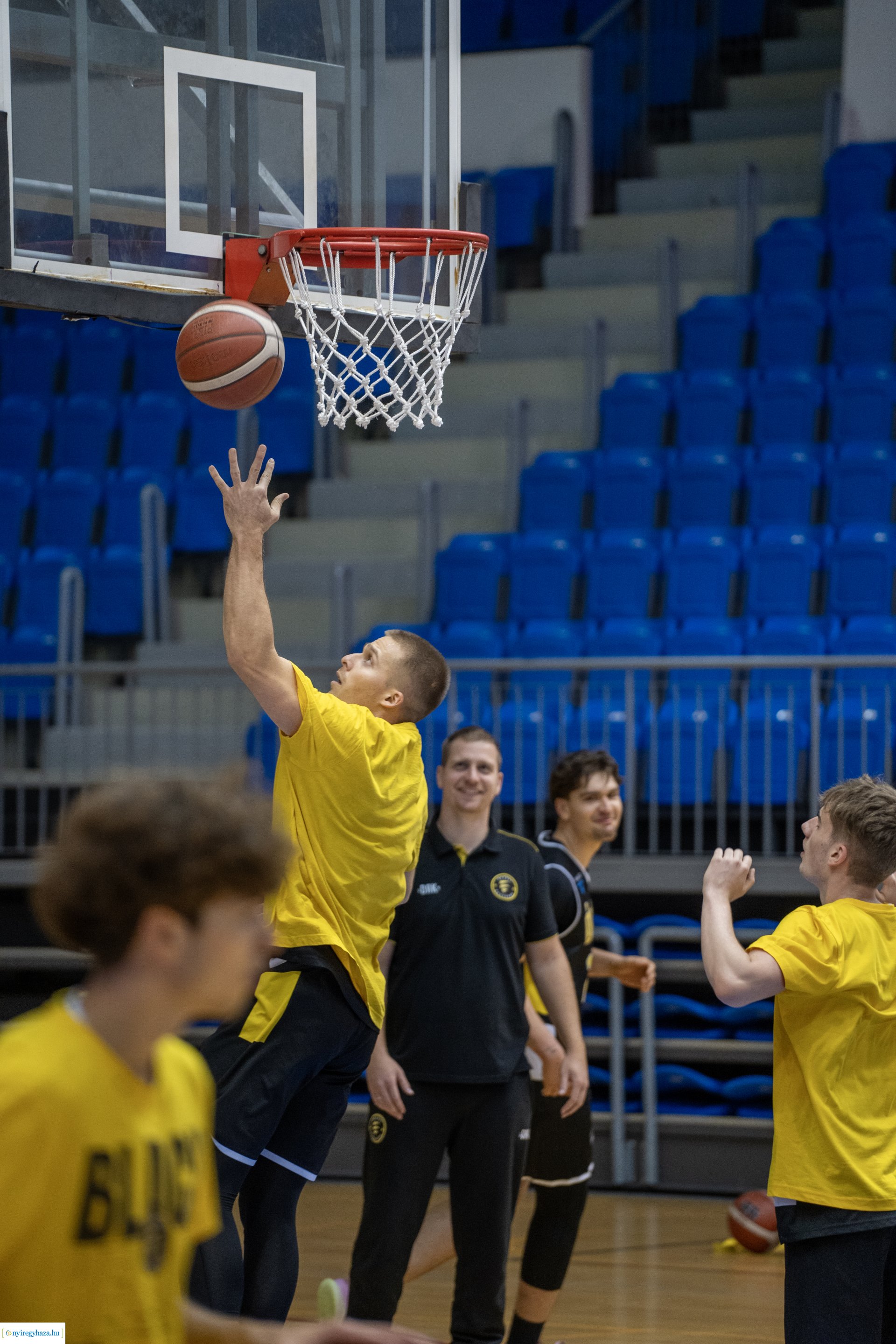 Hübner Nyíregyháza BS vs Óbudai Kaszások kosárlabda mérkőzés a Continental Arénában