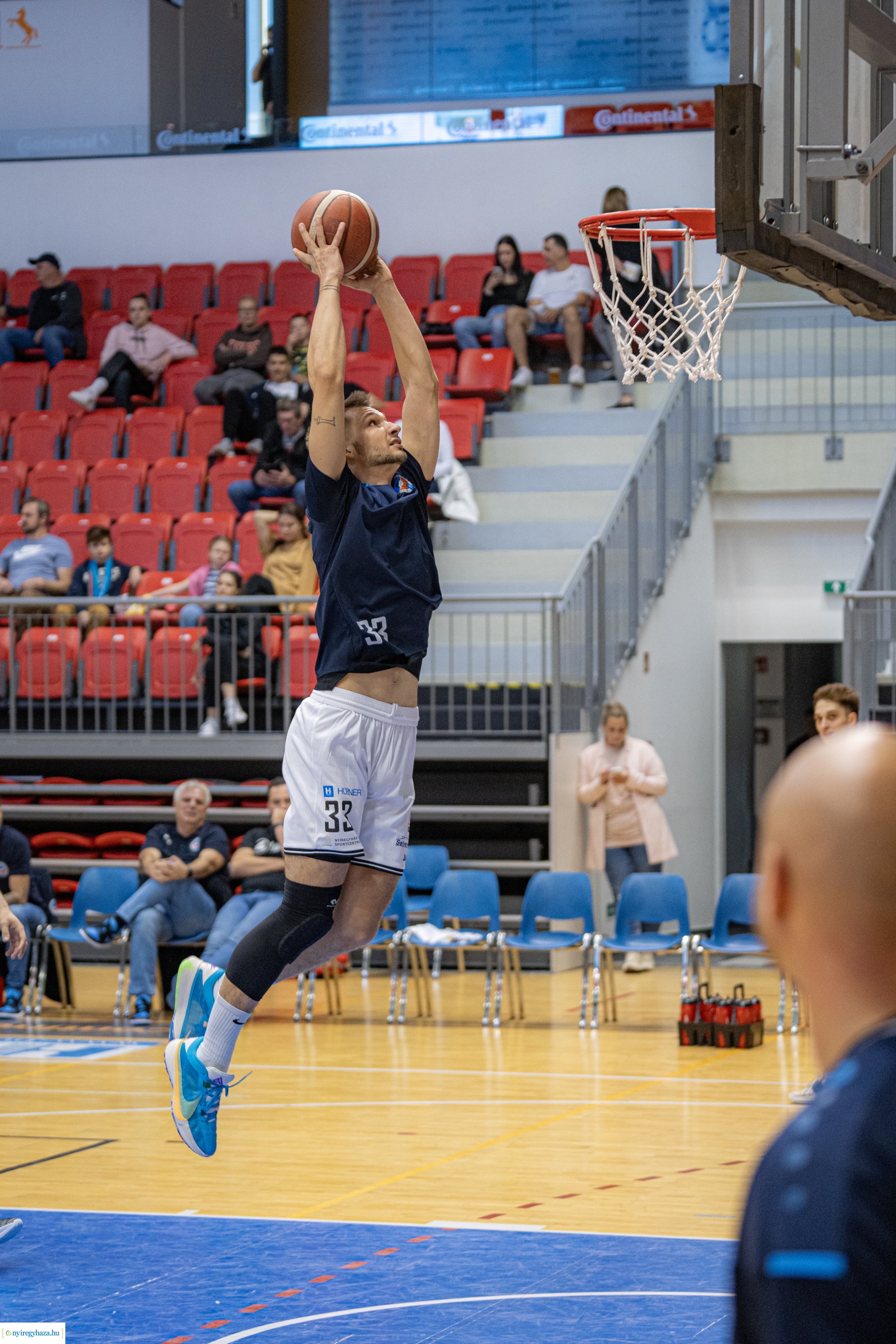 Hübner Nyíregyháza BS vs Óbudai Kaszások kosárlabda mérkőzés a Continental Arénában