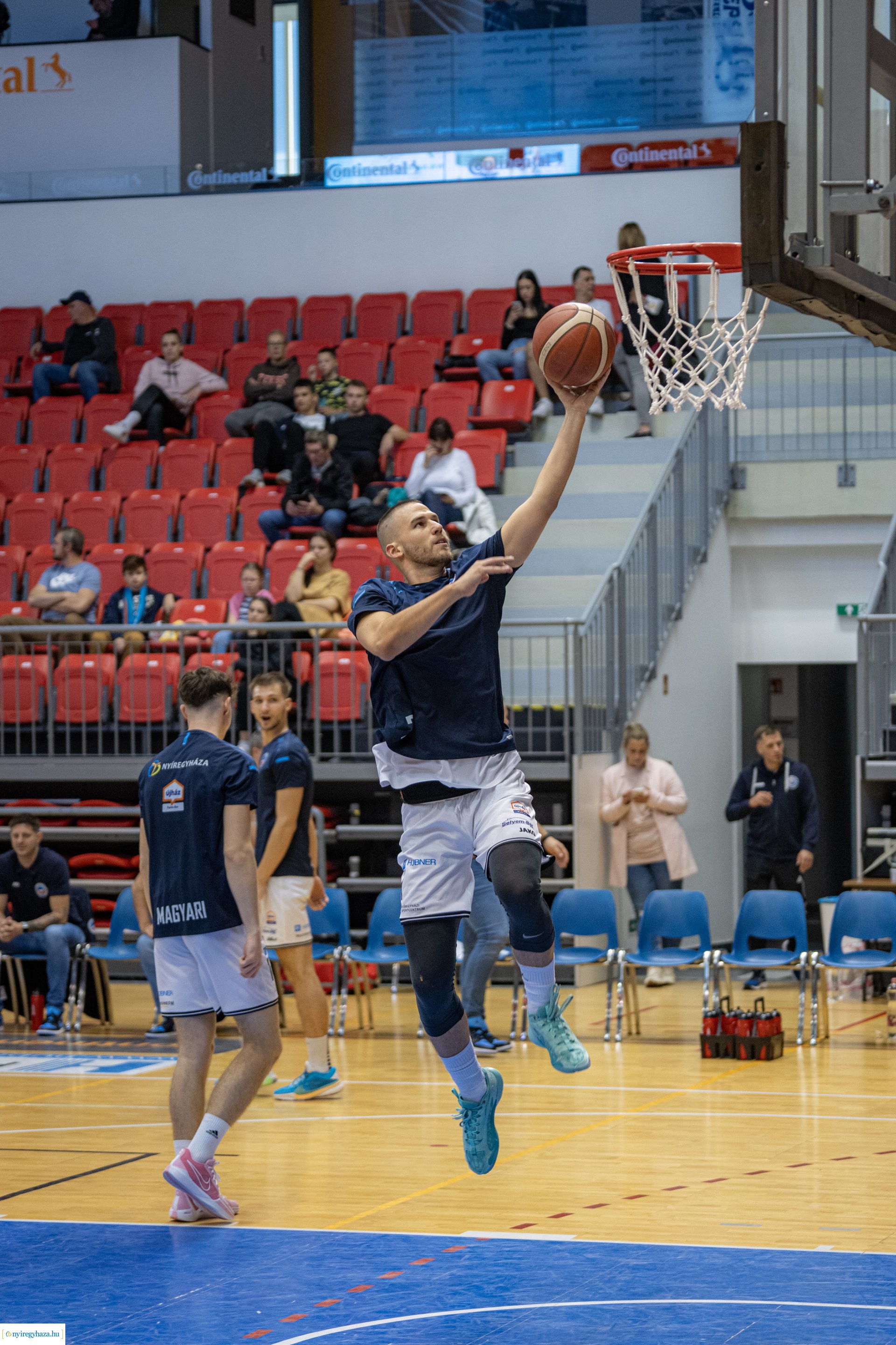 Hübner Nyíregyháza BS vs Óbudai Kaszások kosárlabda mérkőzés a Continental Arénában