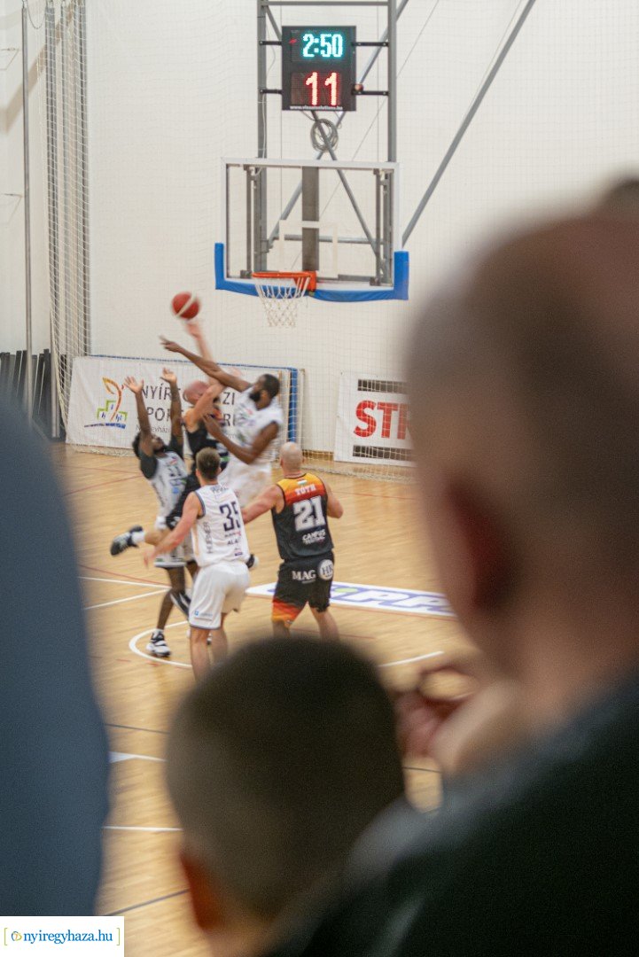 Hübner Nyíregyháza BS–DEAC kosárlabda mérkőzés