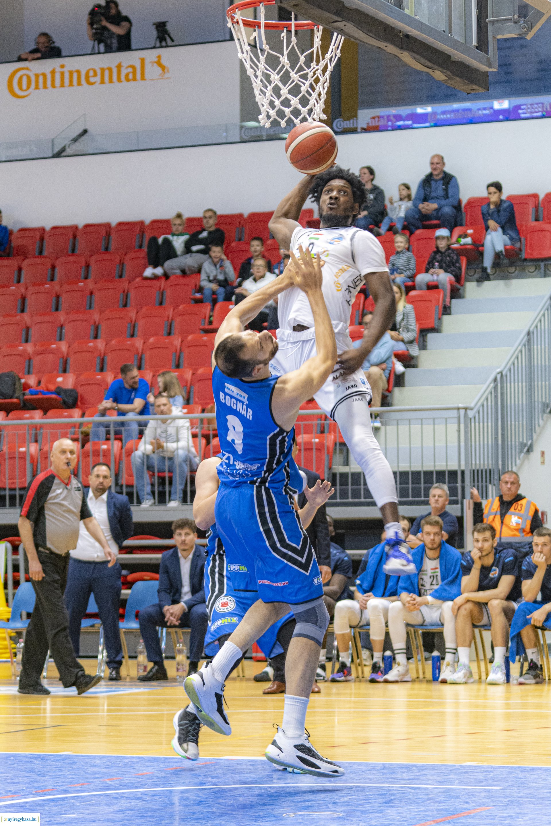 Hübner Nyíregyháza BS–Naturtex-SZTE-Szedeák kosárlabda mérkőzés