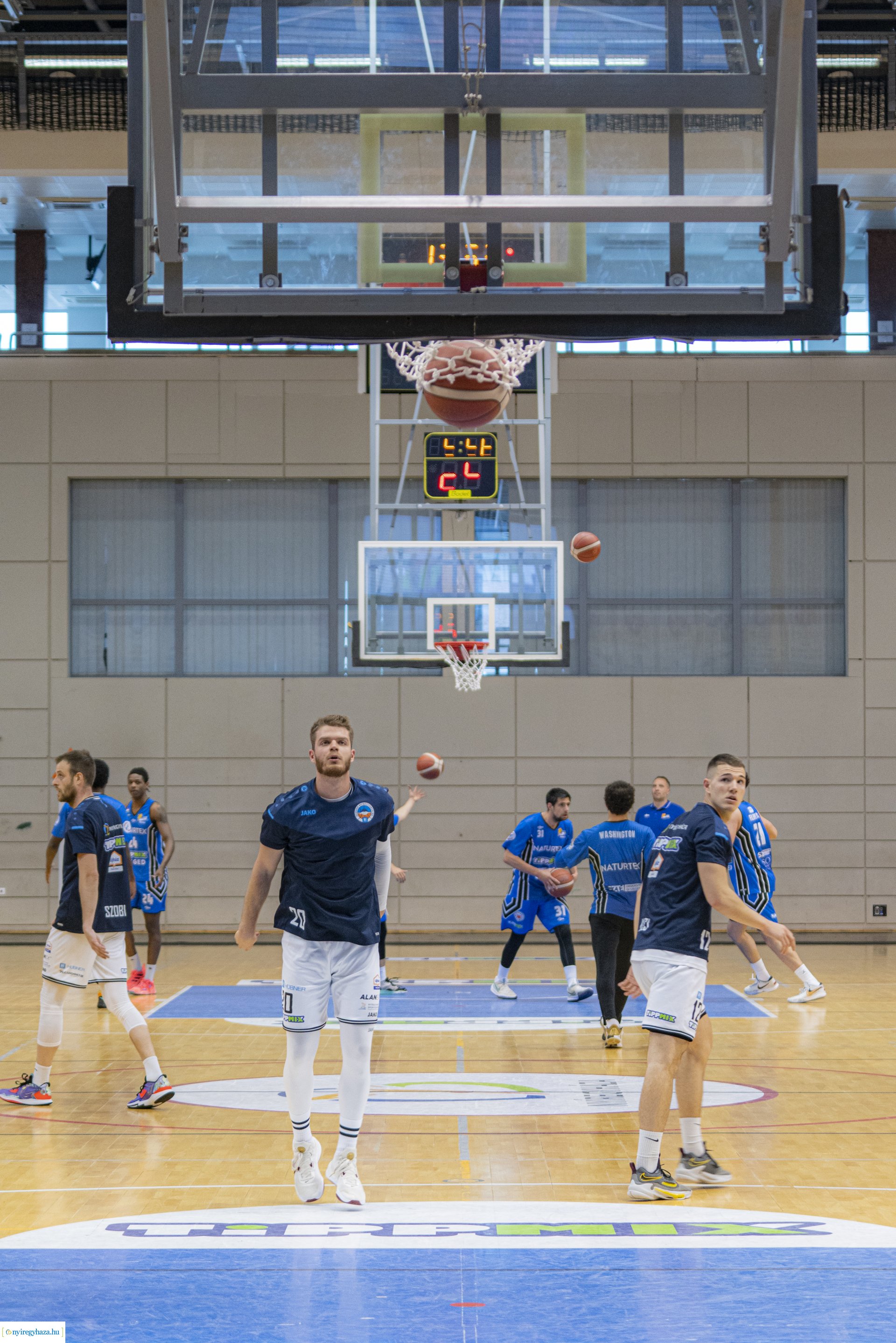 Hübner Nyíregyháza BS–Naturtex-SZTE-Szedeák kosárlabda mérkőzés