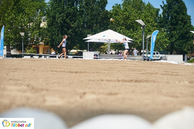 Hübner strandröpi beharangozó