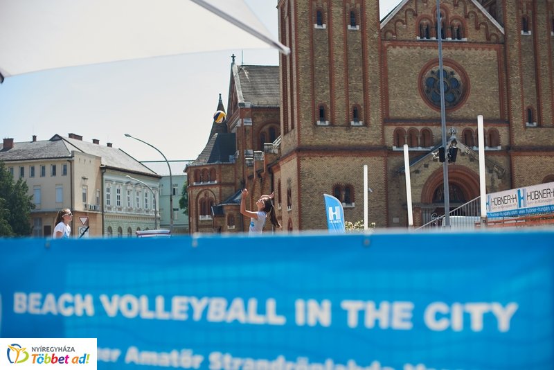 Hübner strandröpi beharangozó