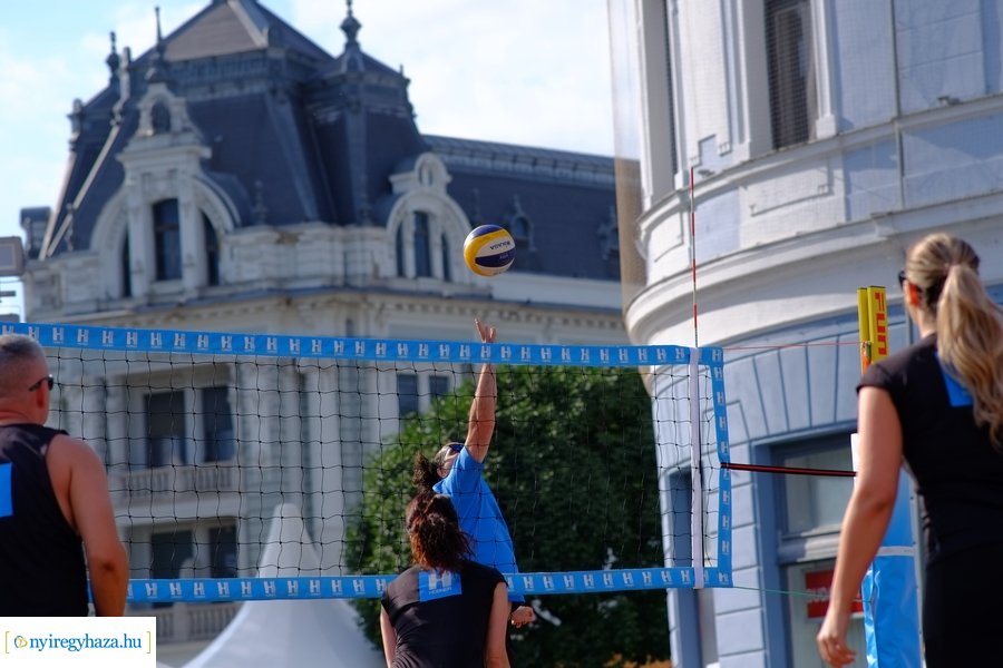 Hübner strandröpi megnyitó 2023