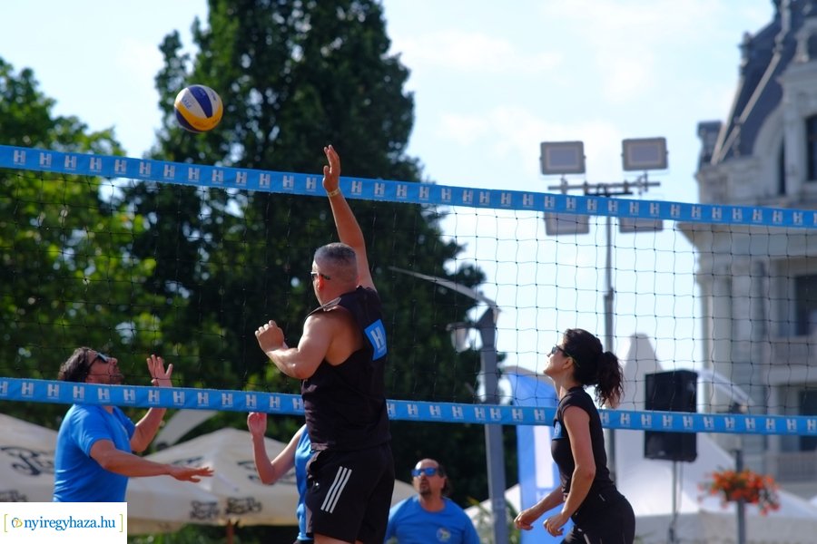 Hübner strandröpi megnyitó 2023