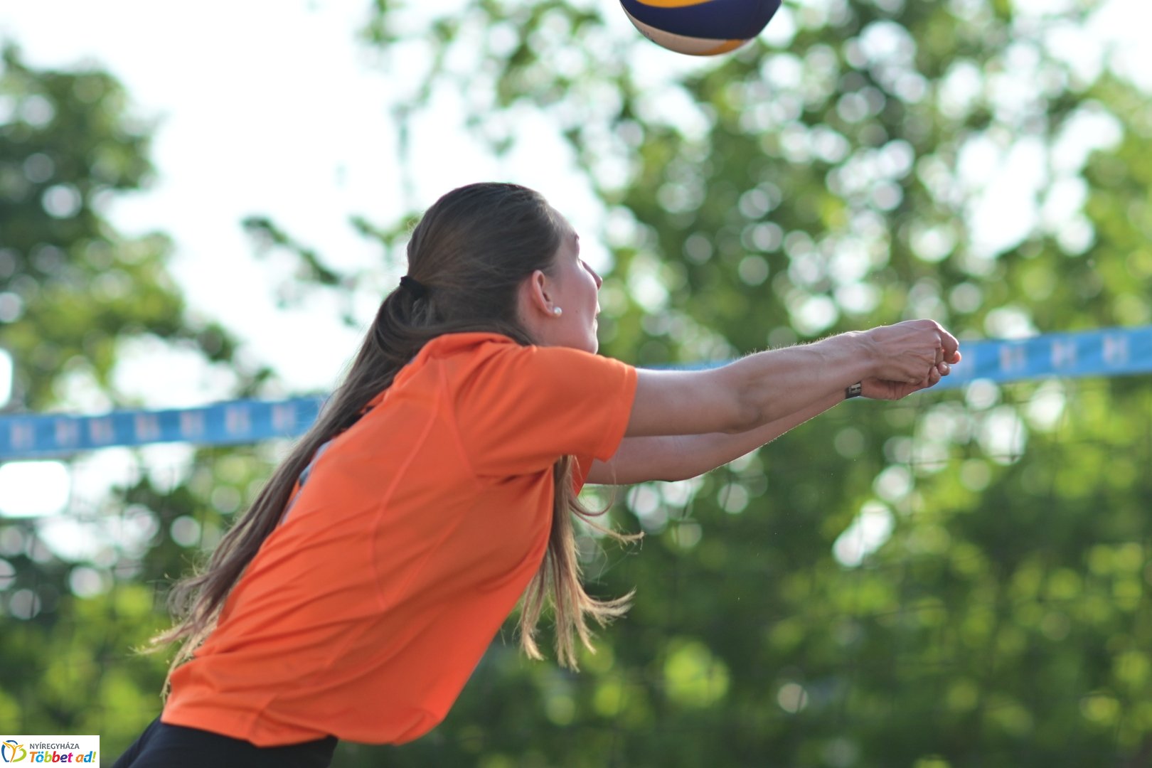 Hübner strandröplabda 2025