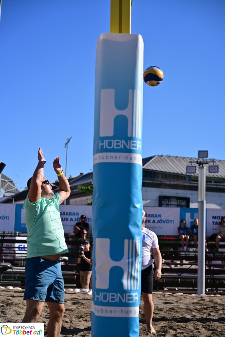 Hübner strandröplabda 2026