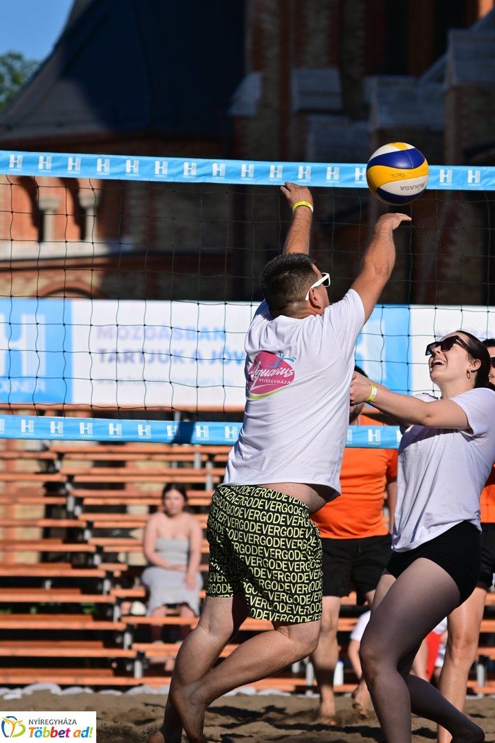 Hübner strandröplabda 2026