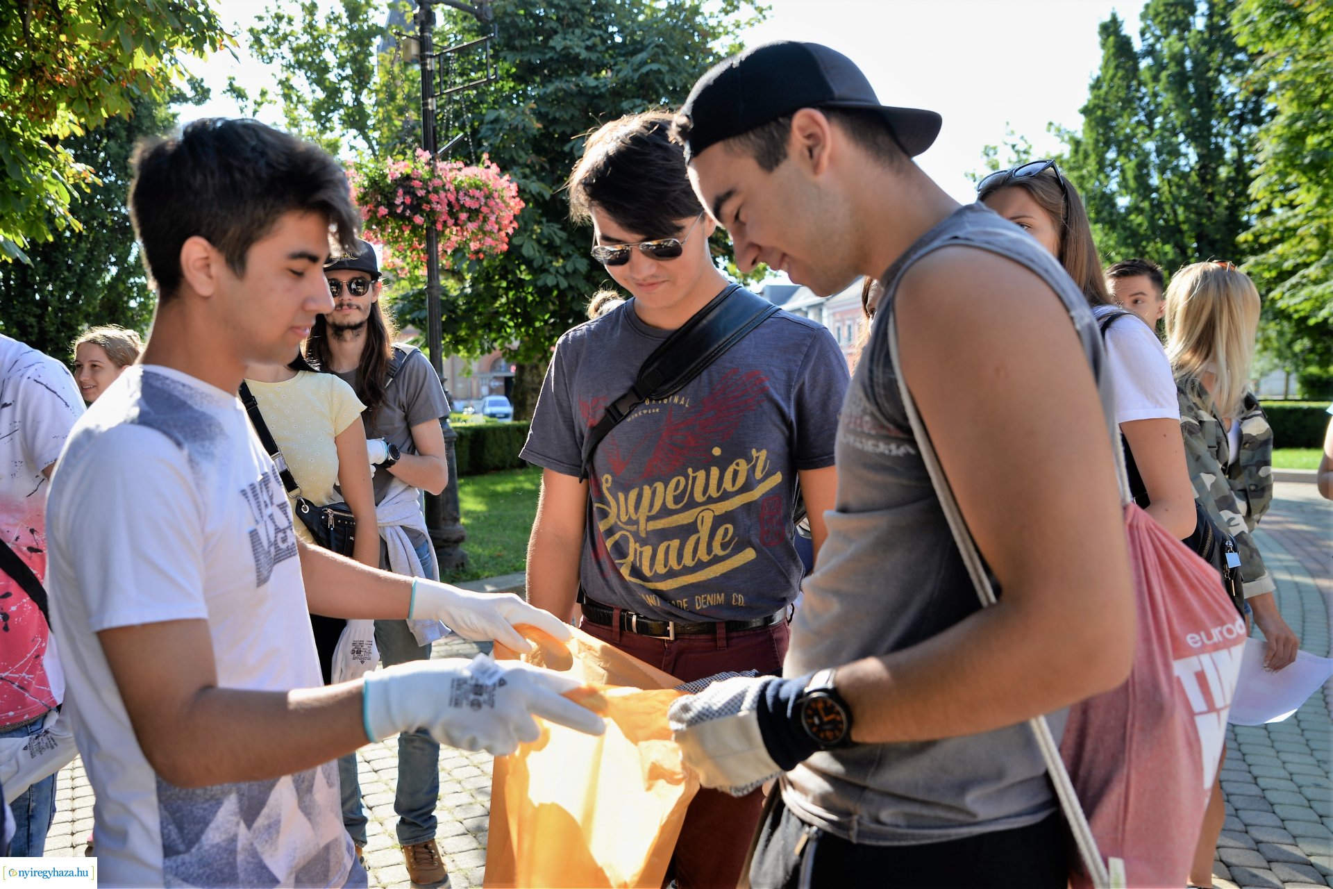 Hulladékgyűjtési akció Nyíregyháza belvárosában