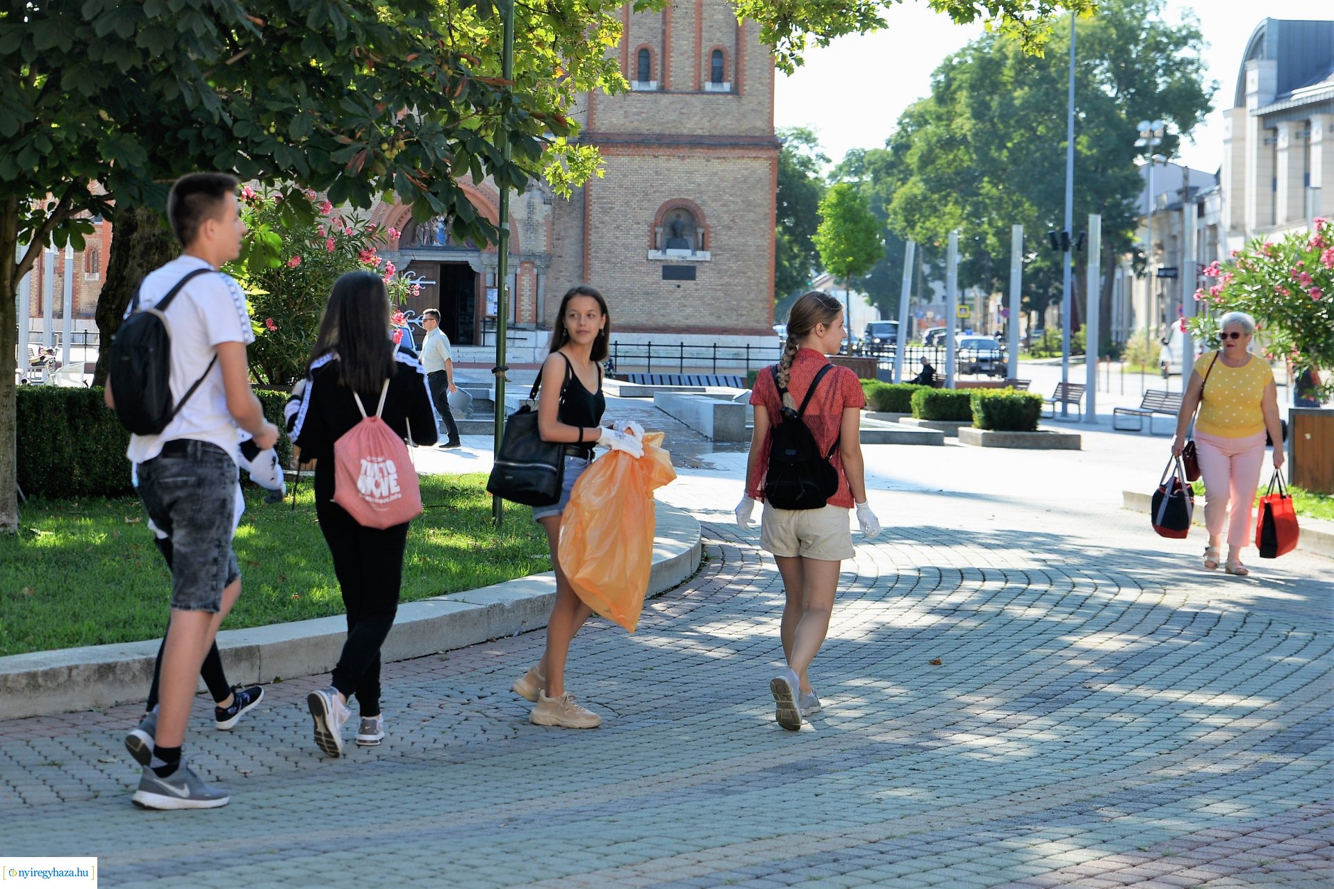 Hulladékgyűjtési akció Nyíregyháza belvárosában