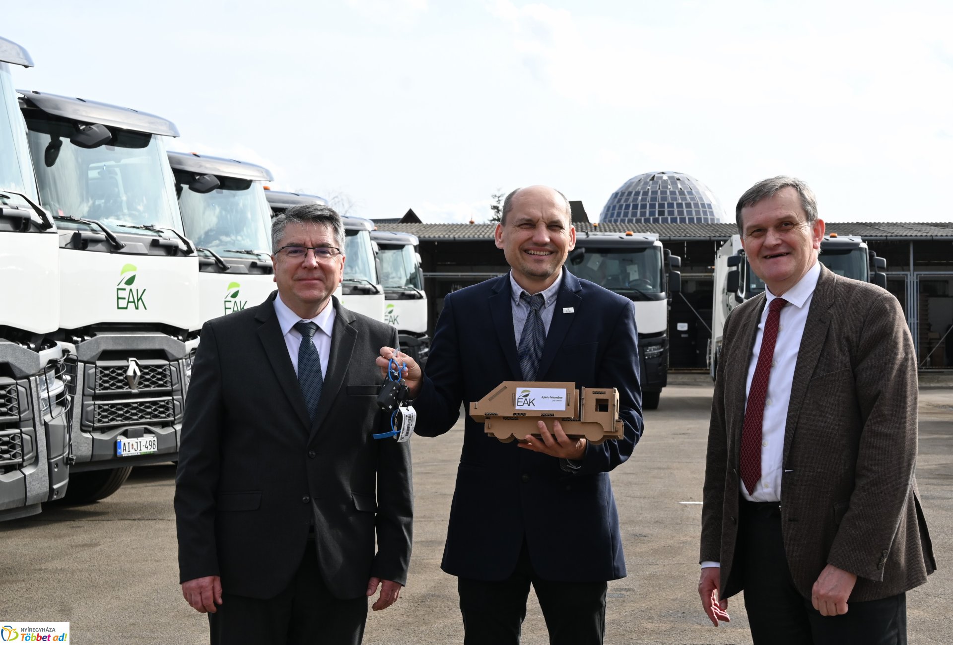 Hulladékgyűjtő gépjárművek átadó ünnepsége