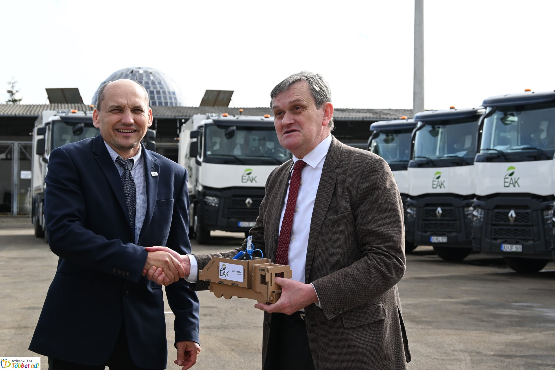 Hulladékgyűjtő gépjárművek átadó ünnepsége