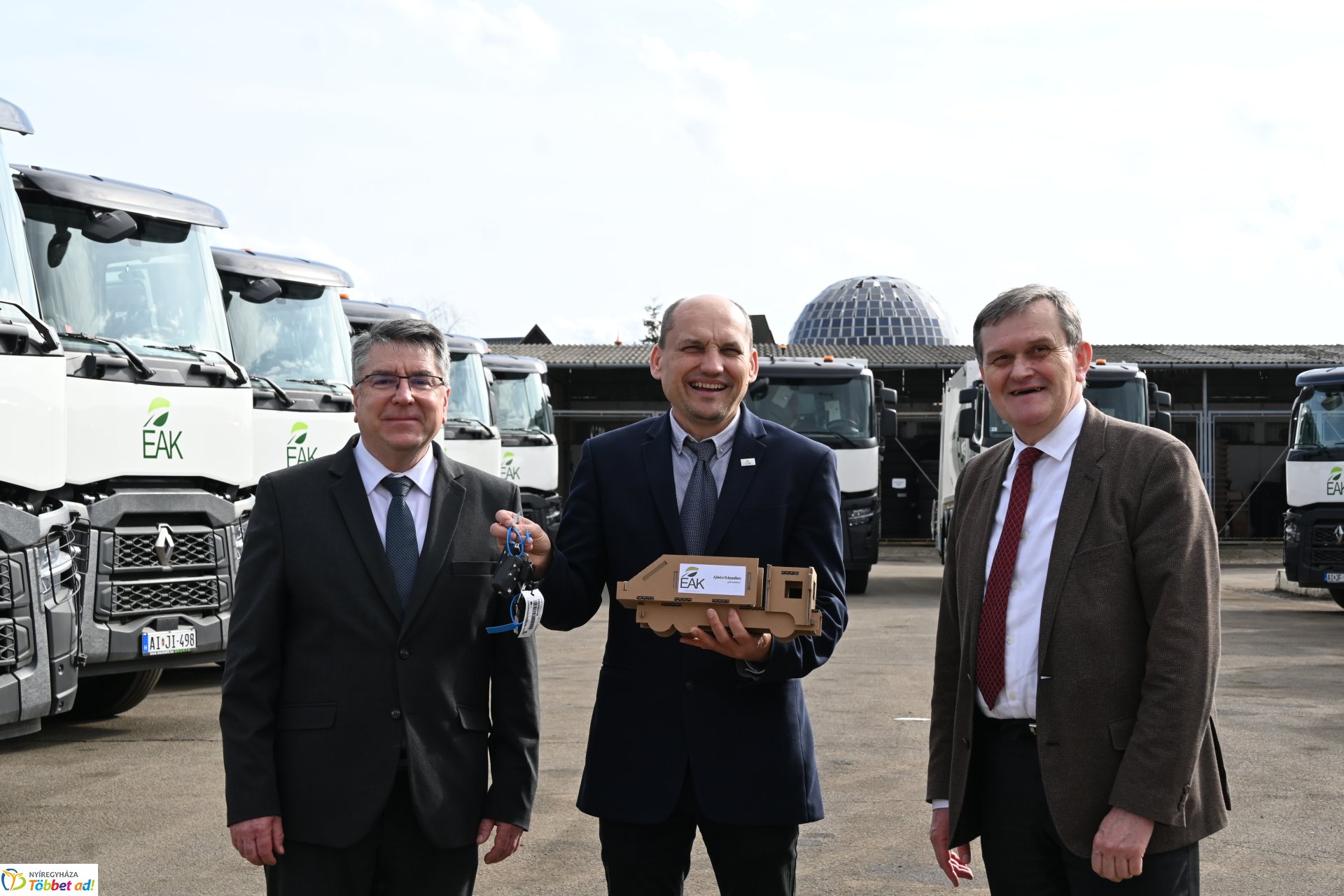 Hulladékgyűjtő gépjárművek átadó ünnepsége