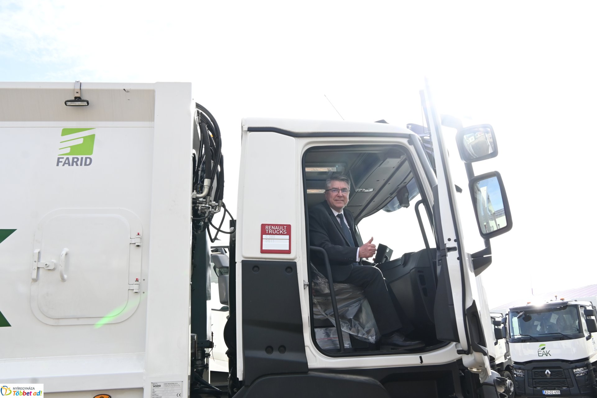 Hulladékgyűjtő gépjárművek átadó ünnepsége