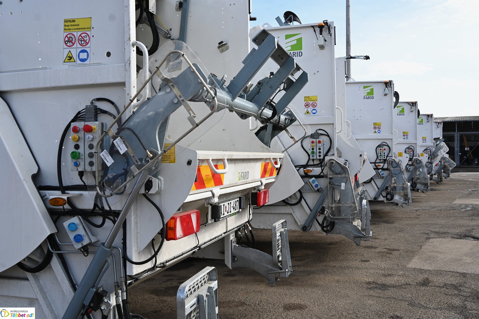 Hulladékgyűjtő gépjárművek átadó ünnepsége