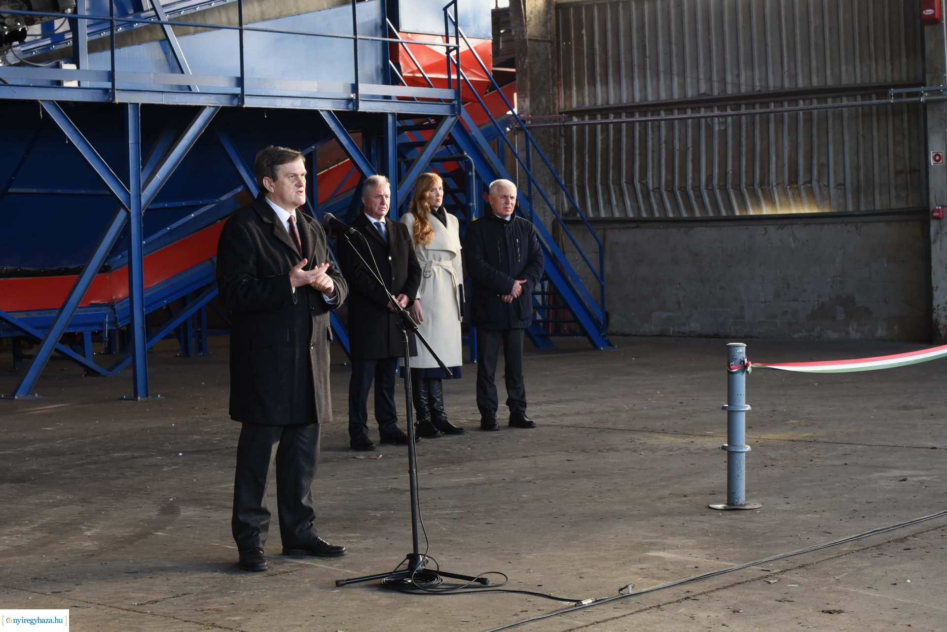 Hulladékkezelő csarnokot adtak át Nyíregyházán