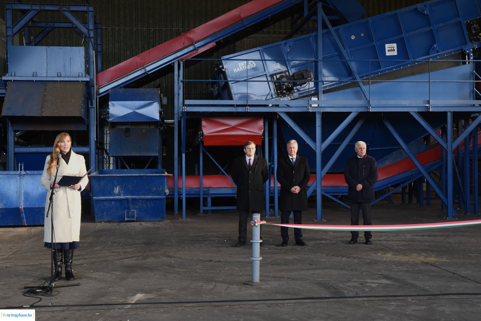 Hulladékkezelő csarnokot adtak át Nyíregyházán