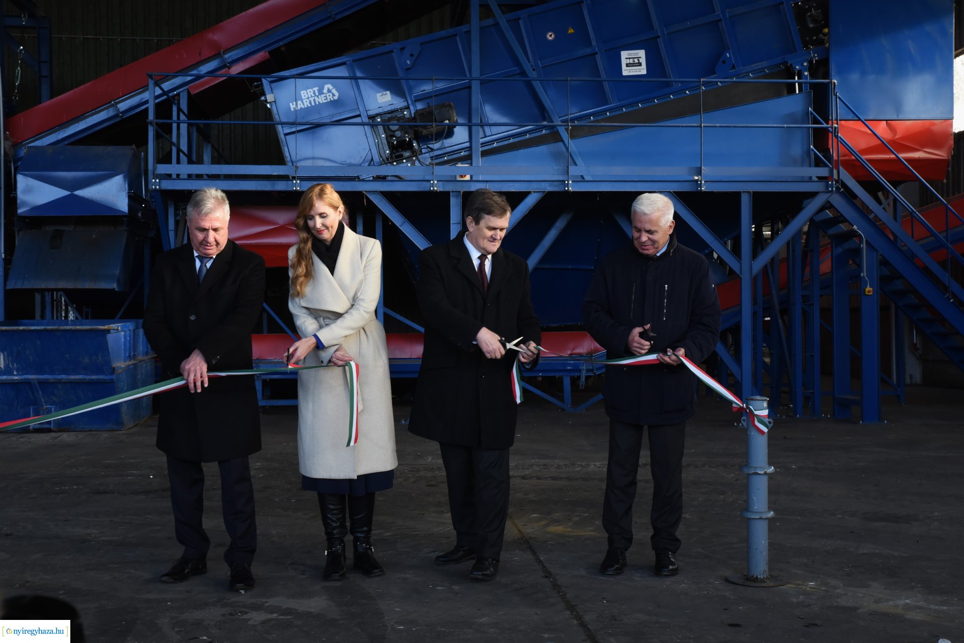 Hulladékkezelő csarnokot adtak át Nyíregyházán