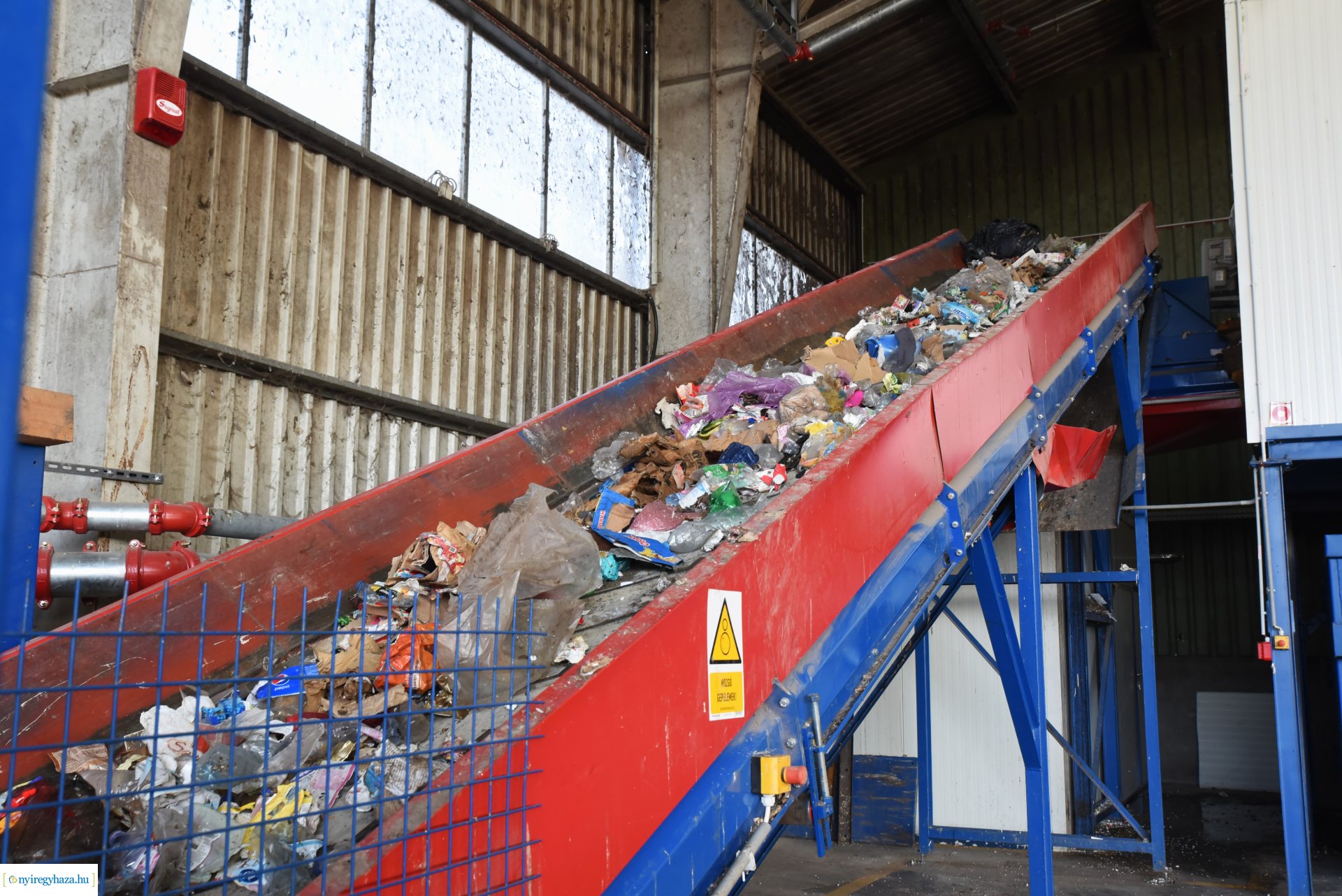 Hulladékkezelő csarnokot adtak át Nyíregyházán