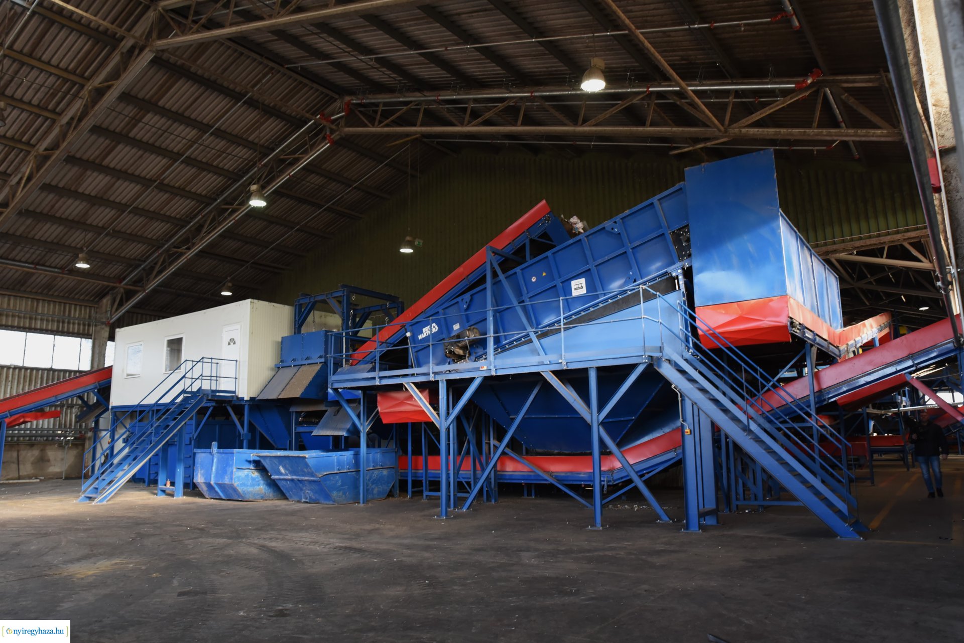 Hulladékkezelő csarnokot adtak át Nyíregyházán
