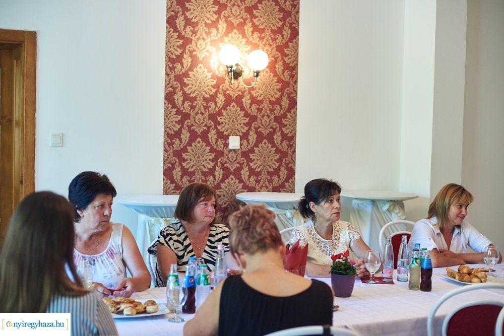 Humaniter oklevelek átadása