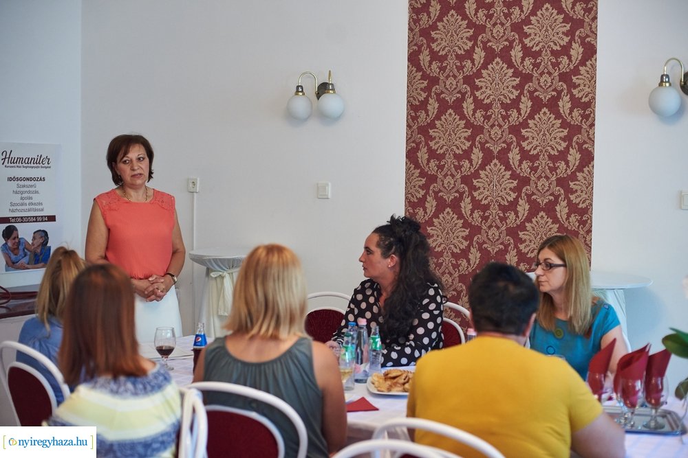 Humaniter oklevelek átadása