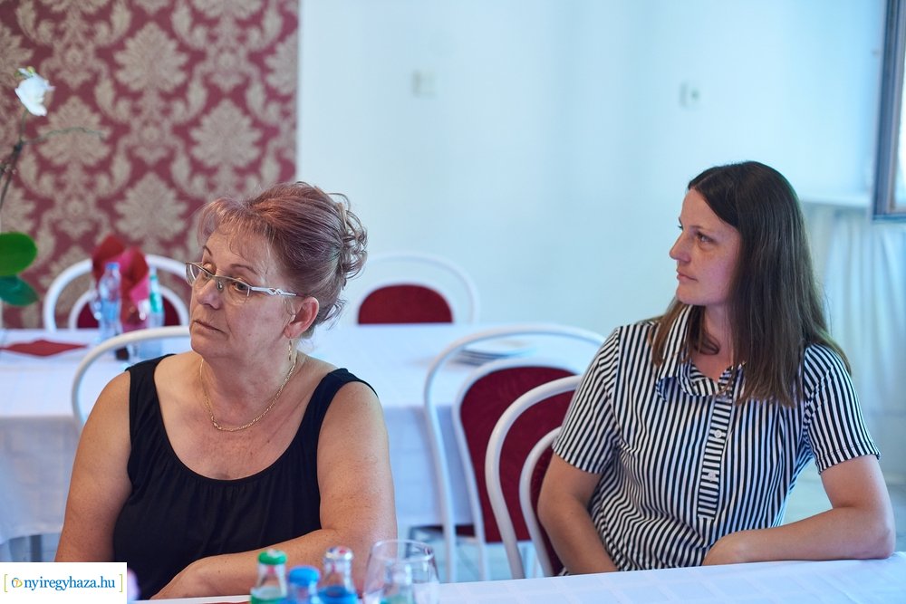 Humaniter oklevelek átadása