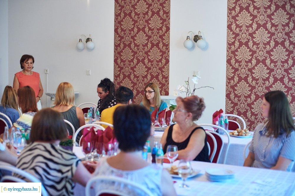 Humaniter oklevelek átadása