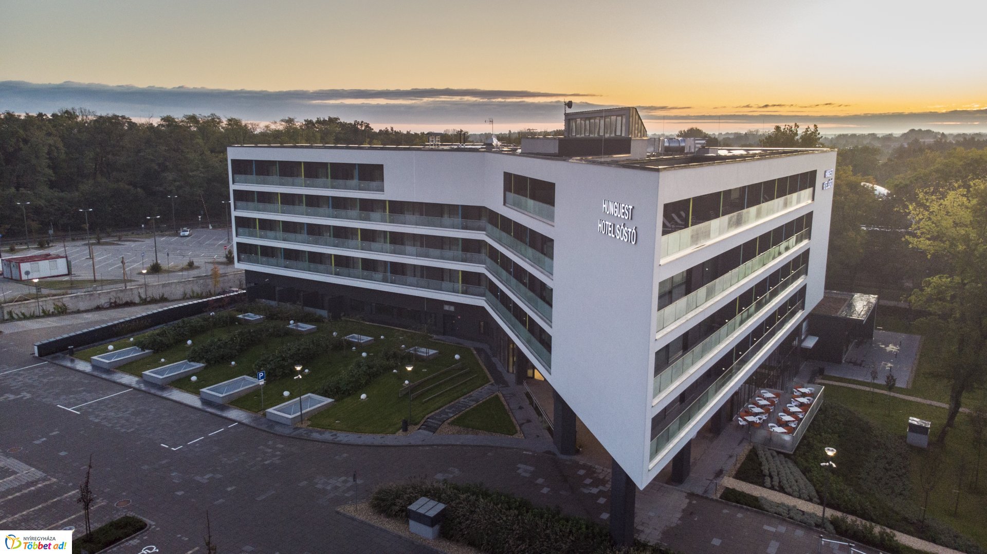 Hunguest Hotel Sóstó a magasból