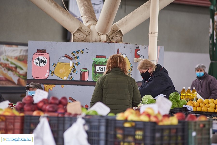 Húsvét előtt a Búza téri piacon - 2021 03 31