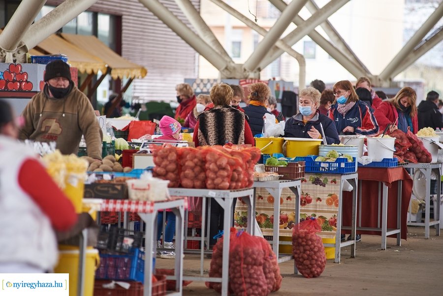 Húsvét előtt a Búza téri piacon - 2021 03 31