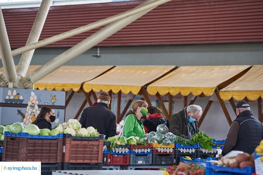 Húsvét előtt a Búza téri piacon - 2021 03 31