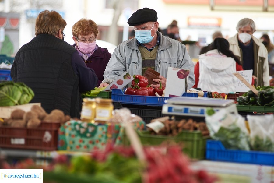 Húsvét előtt a Búza téri piacon - 2021 03 31