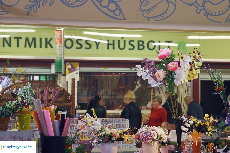 Húsvét előtt a Búza téri piacon 2022