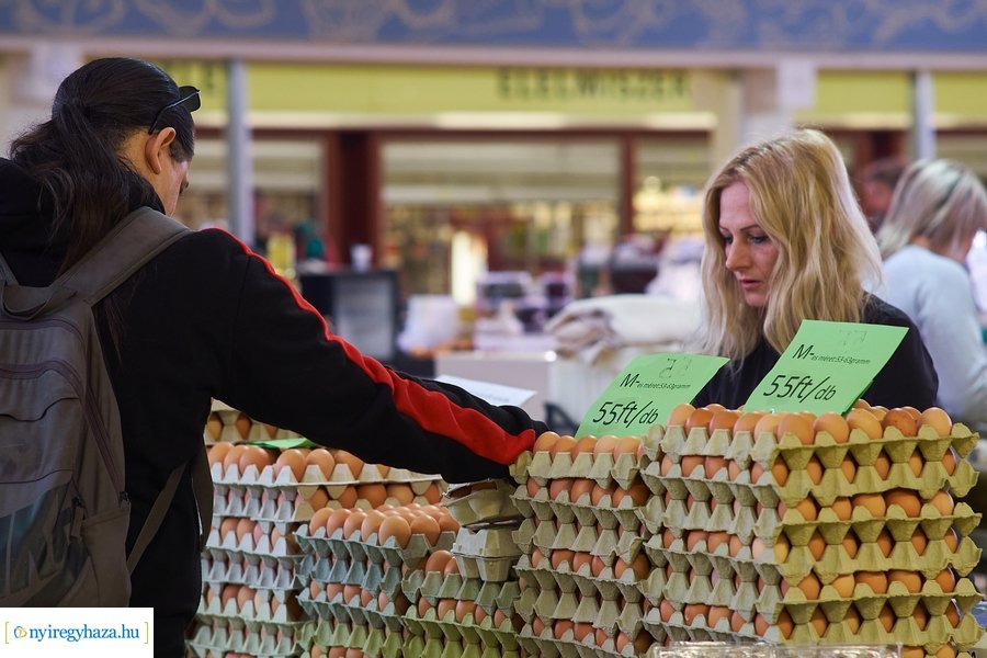 Húsvét előtt a Búza téri piacon 2022